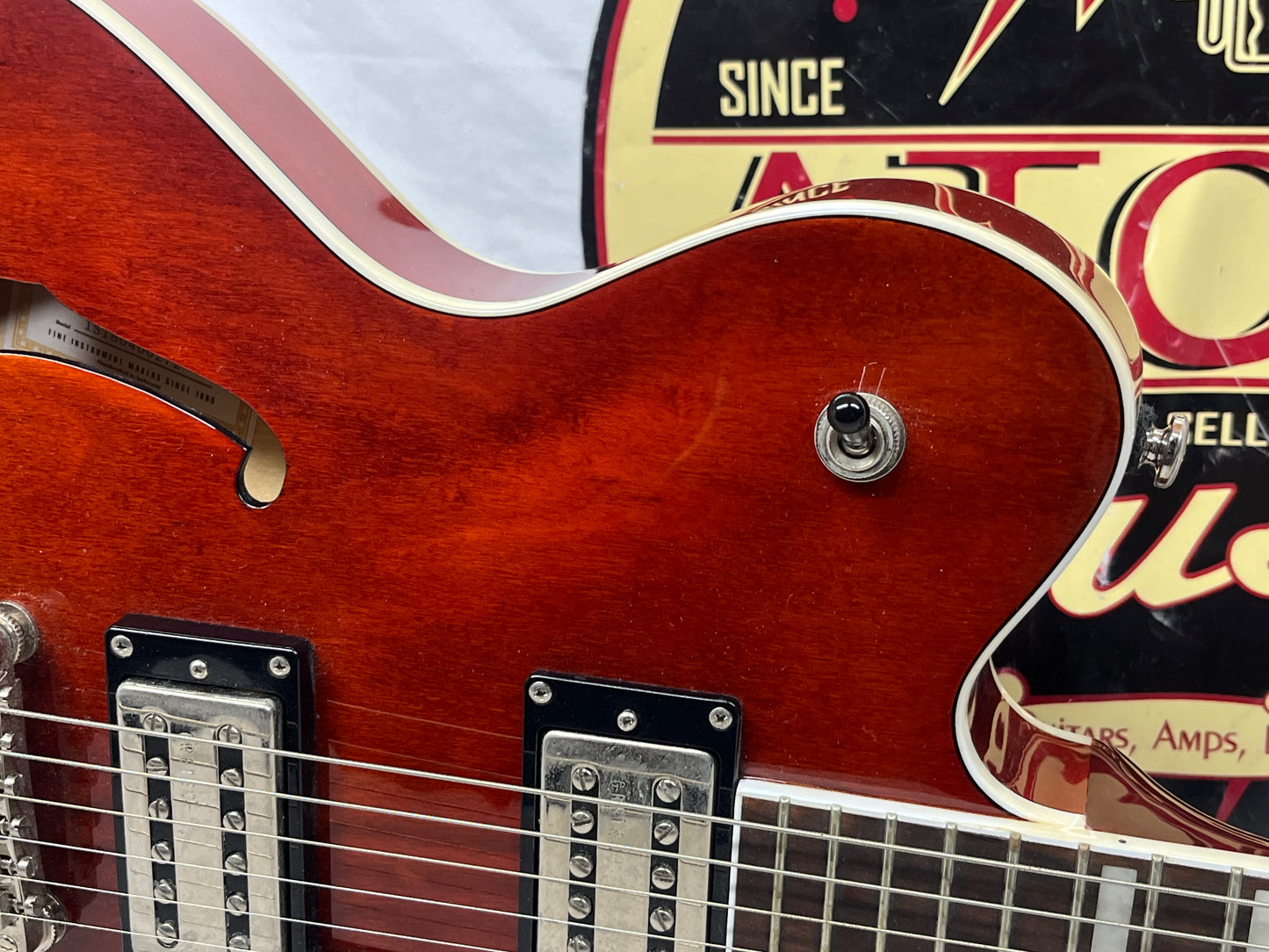 Gretsch Streamliner G2622 Semi-Hollow Body Electric Guitar