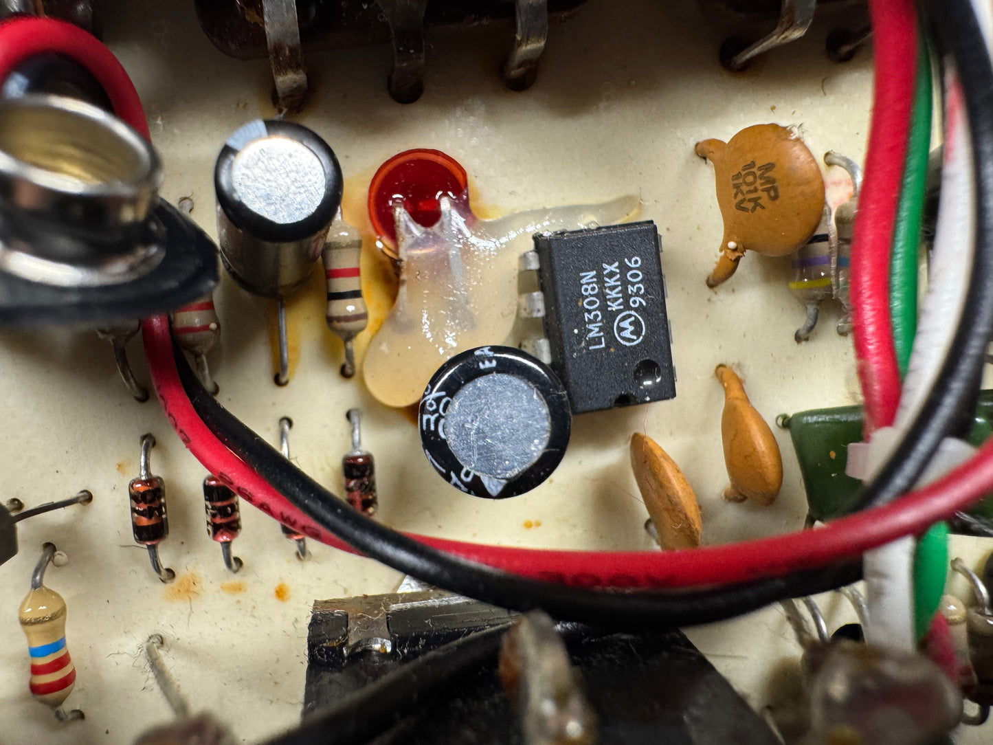 ProCo The Rat 2 RAT2 v4-A version 4-A Distortion Pedal - Flat Top / LED / LM308 OpAmp Chip / Beige PCB pot codes date to 1993