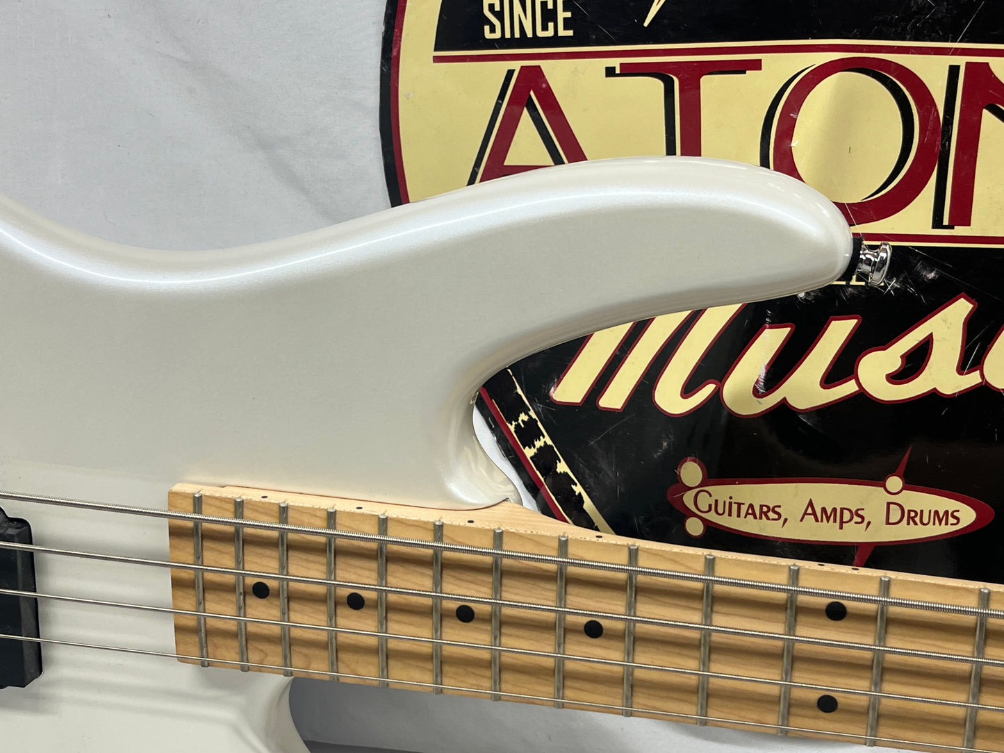 Ibanez Soundgear Gio GSR200M 4-String Electric Bass