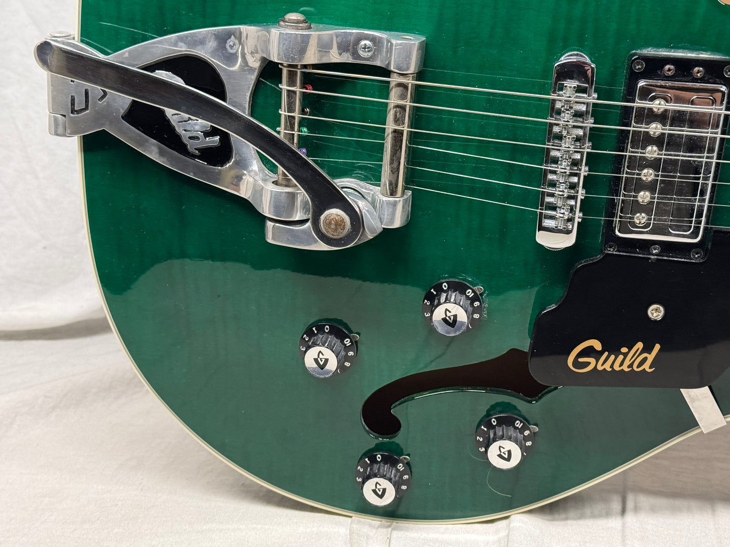 Guild SF-5 sf5 Starfire V Semi-Hollowbody Guitar with Case 2000