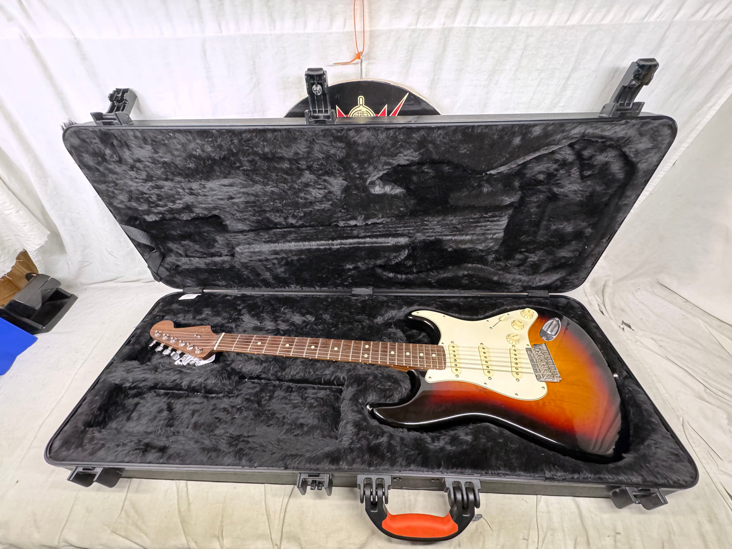 Fender Limited Edition American Standard Stratocaster Guitar with Rosewood Neck + Case 2016 - 3-Color Sunburst / Rosewood fingerboard