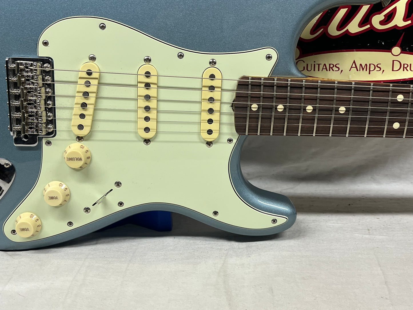 Fender Vintera '60s Stratocaster Strat Electric Guitar MIM - Made in Mexico