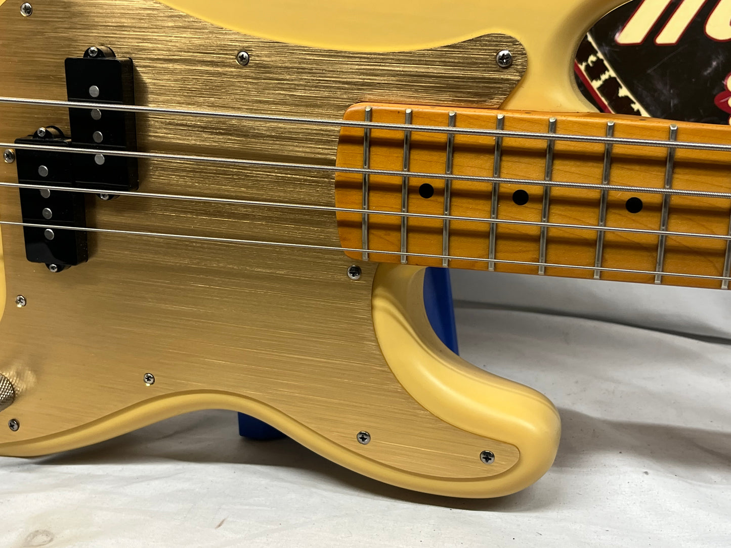 Squier 40th Anniversary Precision Bass Vintage Edition 4-String Electric Bass with Gig Bag - Satin Vintage Blonde