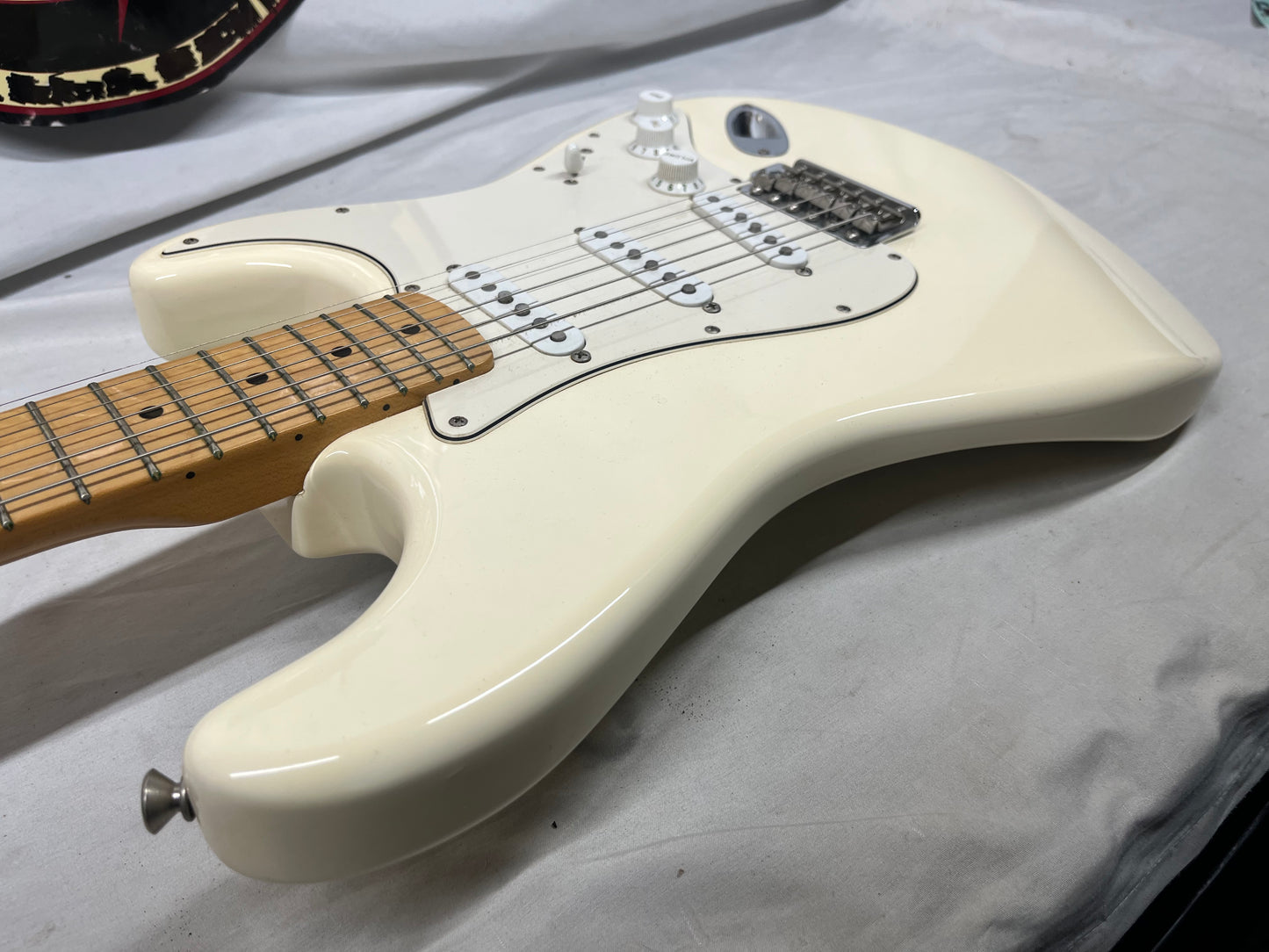 Fender Classic Series '70s Stratocaster strat Electric Guitar MIM - Made in Mexico - Olympic White
