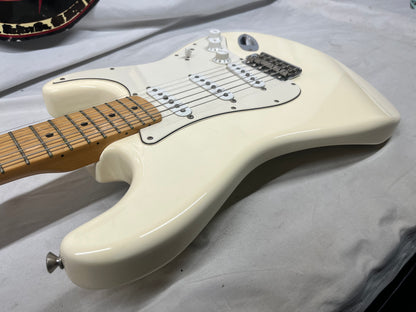 Fender Classic Series '70s Stratocaster strat Electric Guitar MIM - Made in Mexico - Olympic White