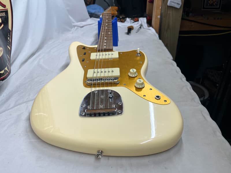 Squier J Mascis Signature Jazzmaster Electric Guitar - Image 18