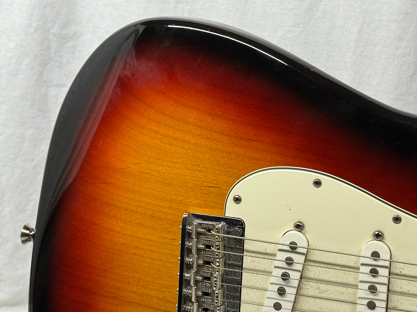 Fender American Standard Stratocaster Guitar 2008 - 3-Color Sunburst / Rosewood fingerboard