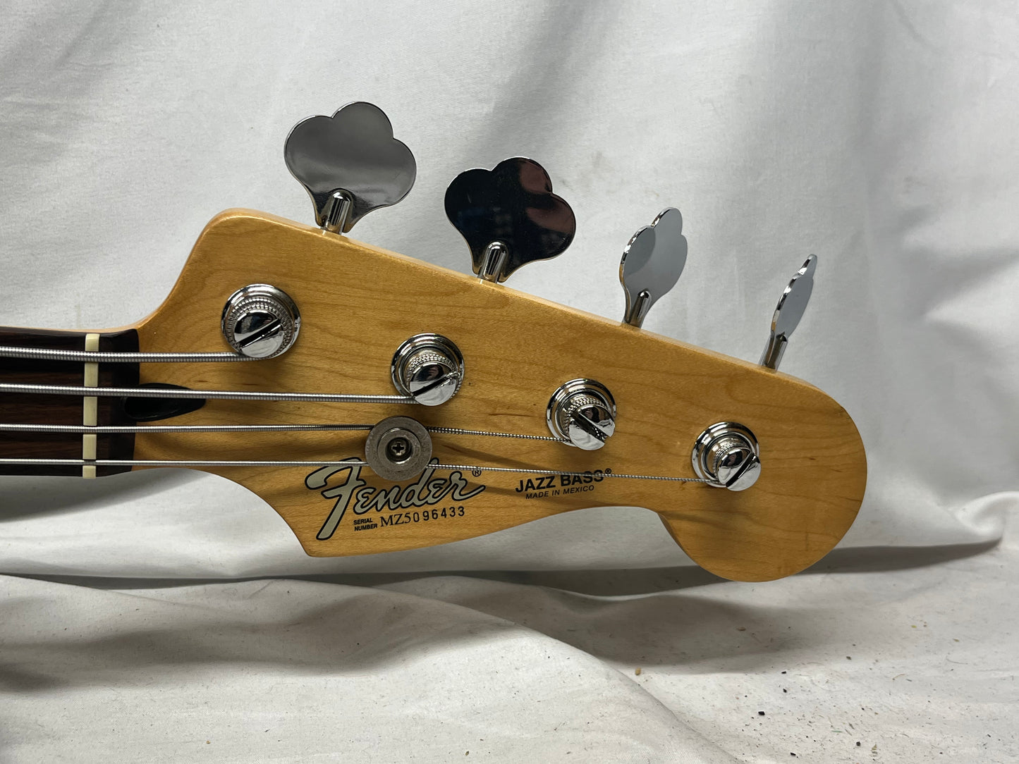 Fender Standard Fretless 4-String Electric Jazz Bass - Brown Sunburst
