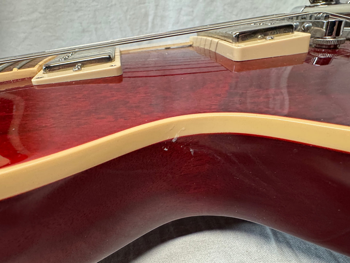 Gibson Les Paul Signature T Guitar with Case 2016
