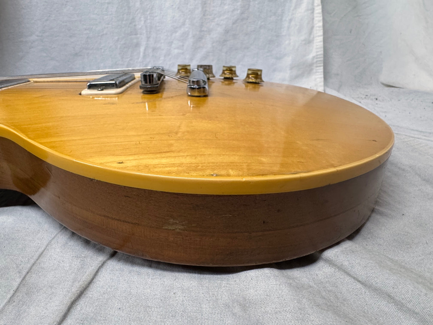 Gibson Les Paul Deluxe with Case 1976