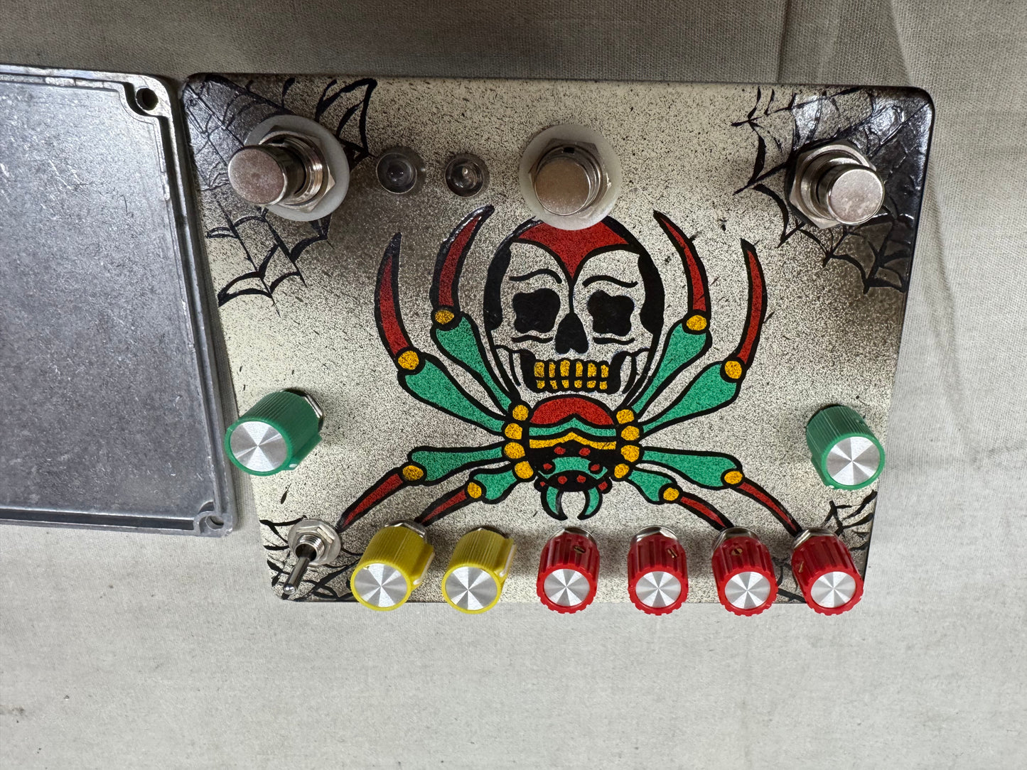 Fuzzrocious Rat King ratking Distortion Pedal - Artwork by Drew Rausch