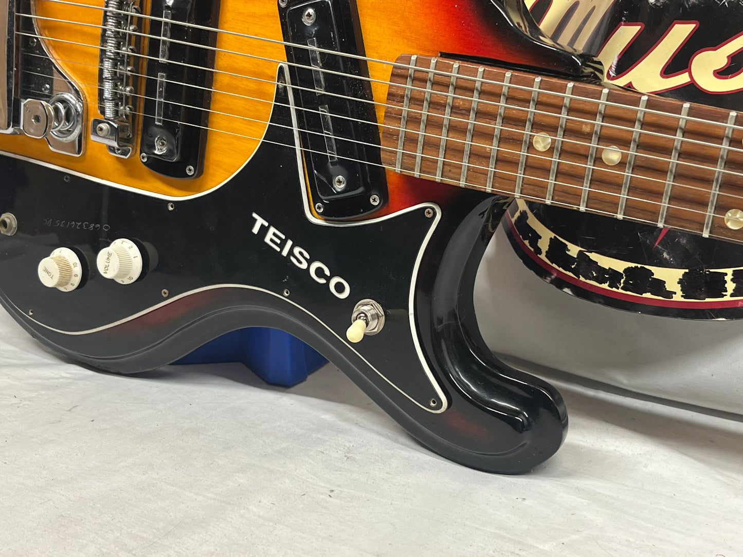 Teisco V-2 Doublecut Electric Guitar MIJ - Made in Japan - No Tremolo Arm