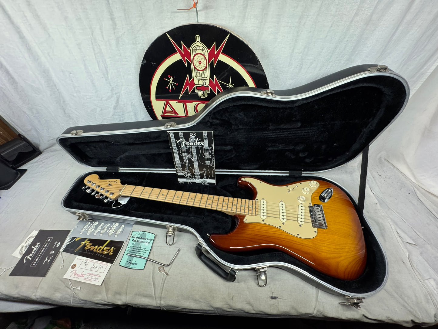 Fender American Deluxe Ash Stratocaster Guitar with Case 2005 - Tobacco Sunburst / Maple neck