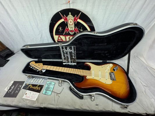Fender American Deluxe Ash Stratocaster Guitar with Case 2005 - Tobacco Sunburst / Maple neck