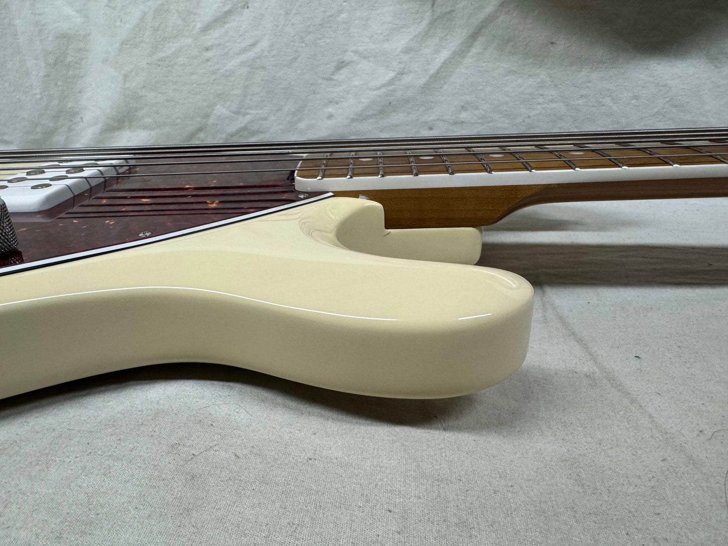 Ernie Ball Music Man 30th Anniversary Stingray sting ray 5 H Bass with Case 2018 - Translucent Buttercream / Roasted maple neck / maple fingerboard