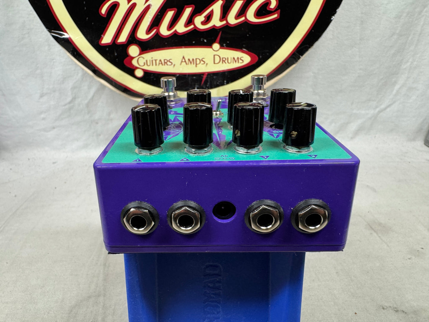 EarthQuaker Devices Pyramids Flanger Pedal