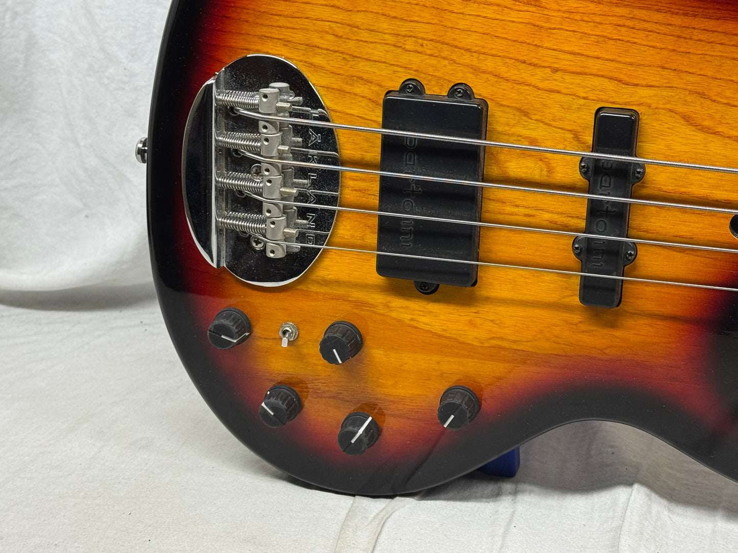 Lakland Skyline Series 44-02 4-string Bass - Sunburst
