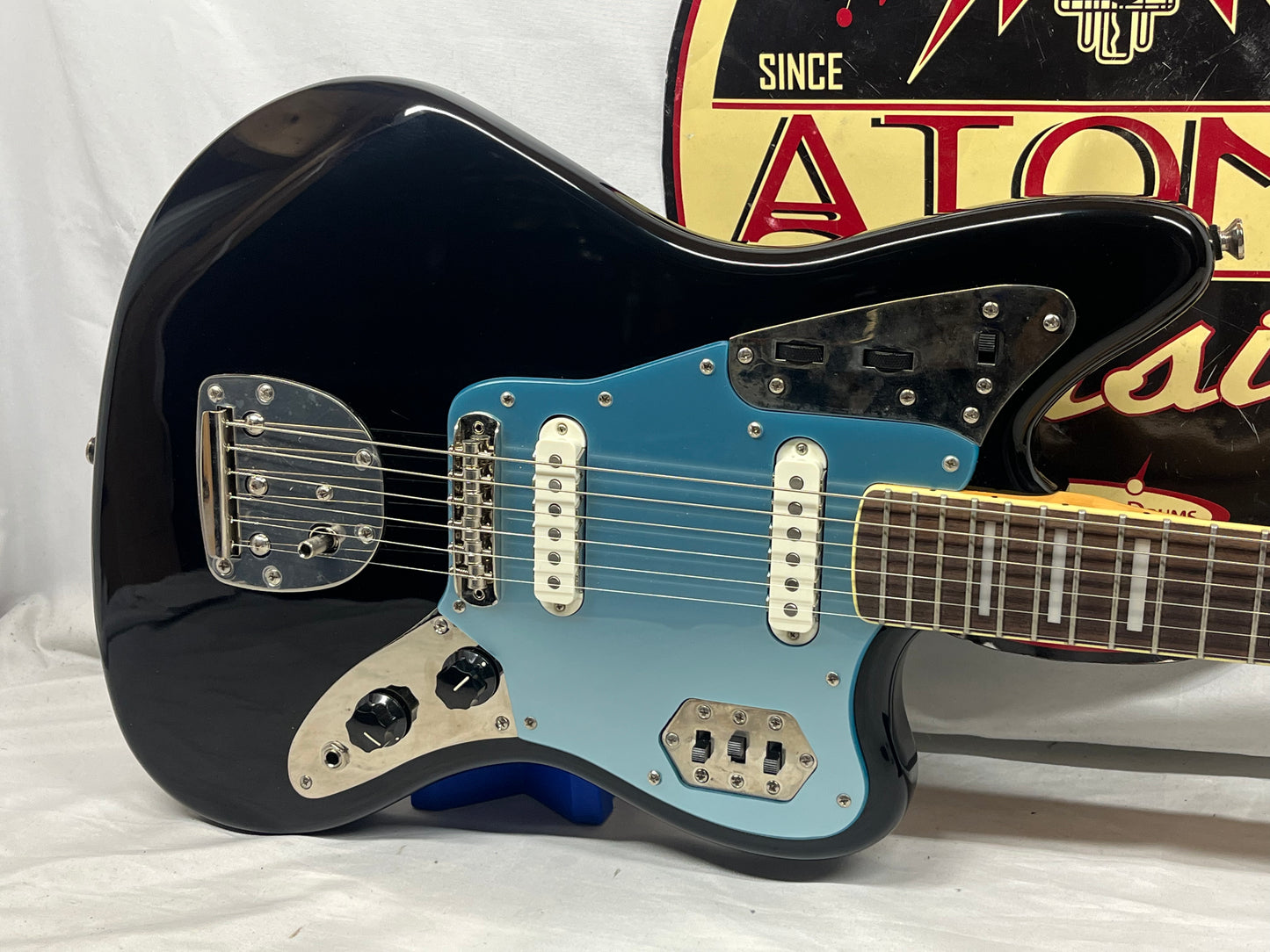 Squier Classic Vibe '70s Jaguar Electric Guitar