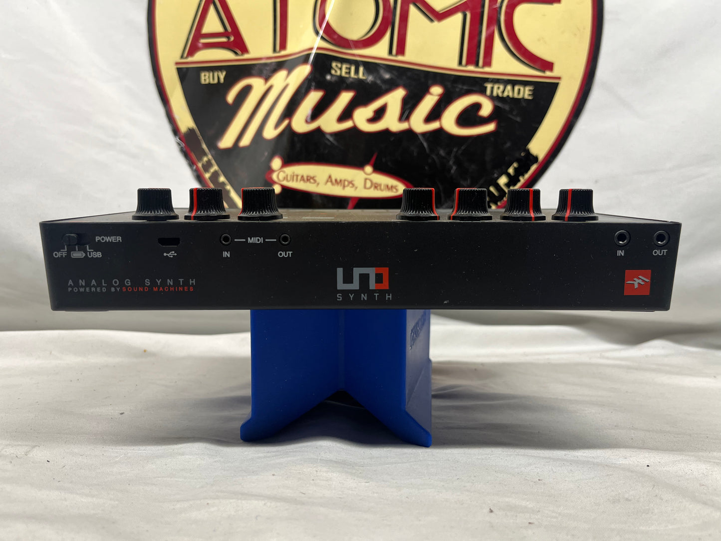 IK Multimedia UNO Analog Synthesizer