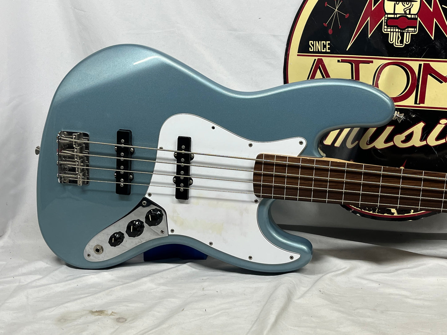 Fender Standard Fretless 4-String Electric Jazz Bass - Blue Agave