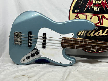 Fender Standard Fretless 4-String Electric Jazz Bass - Blue Agave