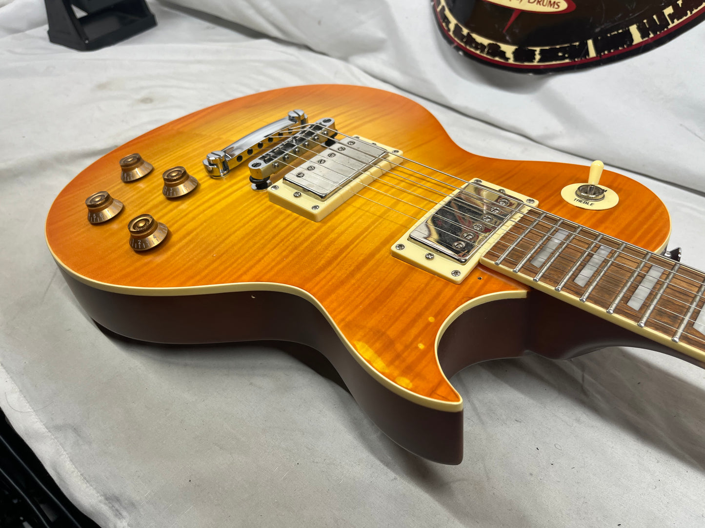 IYV ILS-300D Singlecut LP-Style Electric Guitar
