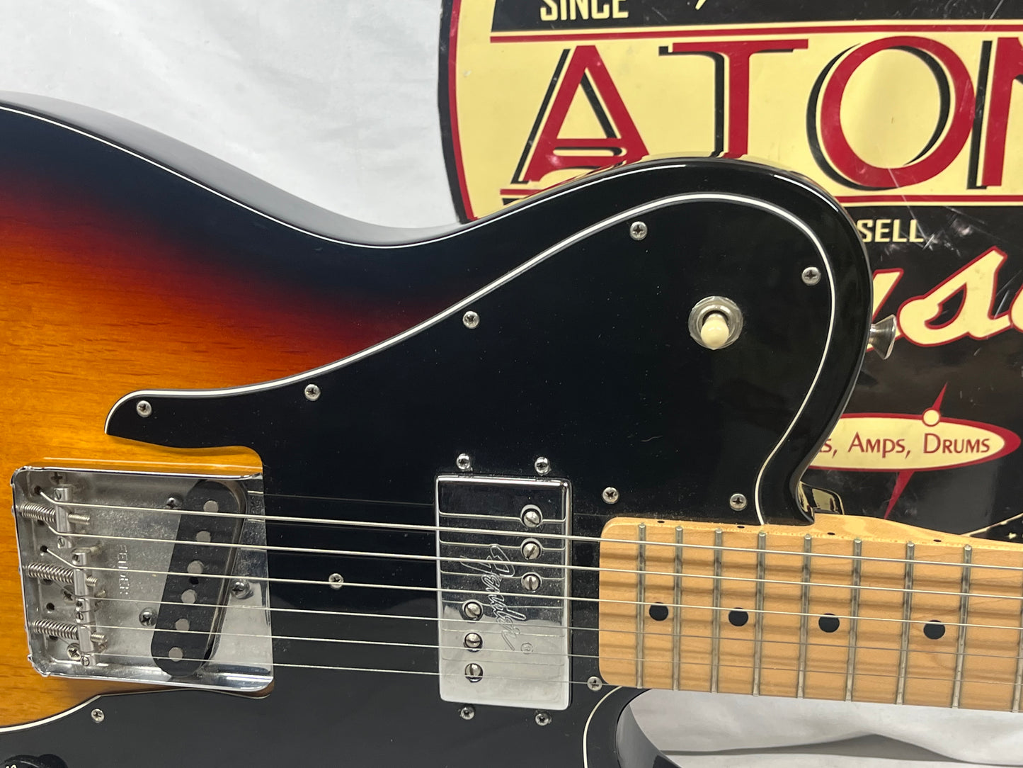 Fender Classic Series '72 Telecaster tele Custom Electric Guitar - 3-Color Sunburst