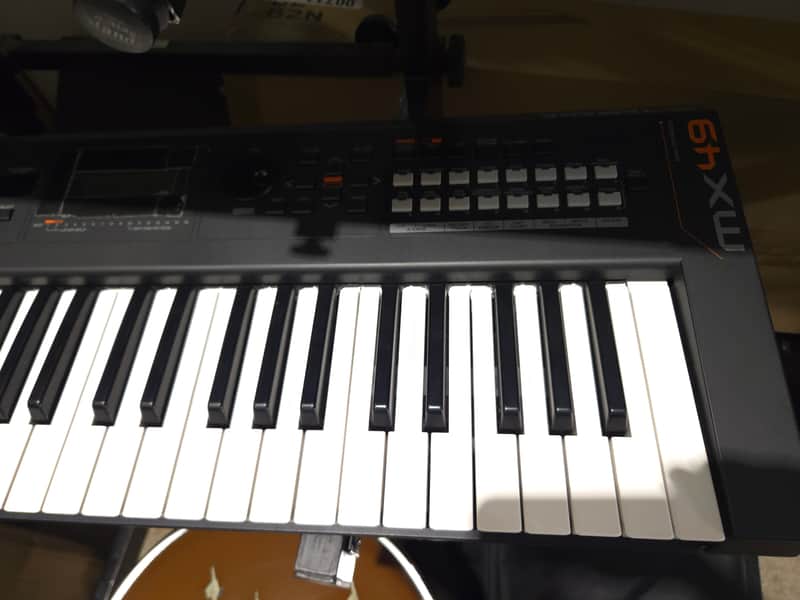 Yamaha MX49 Synthesizer - Image 3