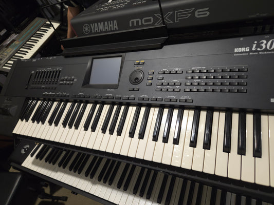 Korg i30 61-Key Keyboard - Local Pickup Only