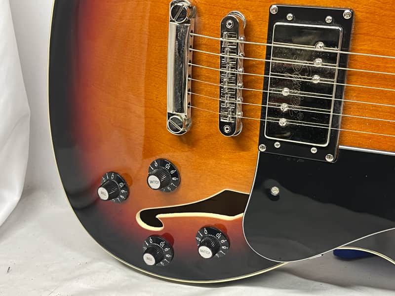 Squier Classic Vibe Starcaster Semi-Hollow Body Electric Guitar - Image 5