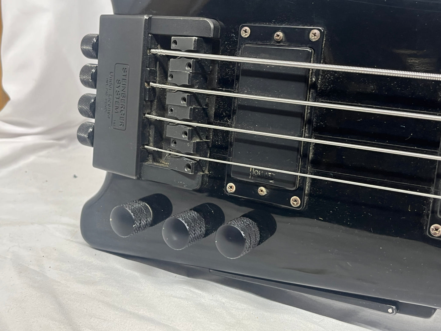Hohner B2 HH Headless Fretless 4-String Electric Bass with Hard Case