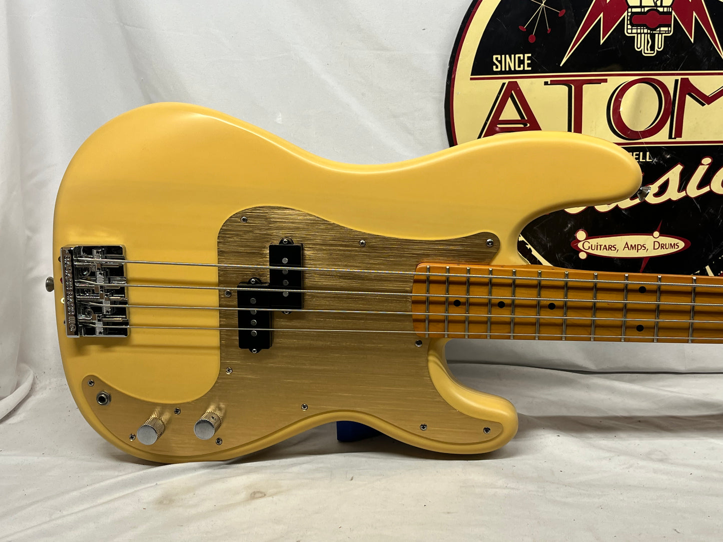Squier 40th Anniversary Precision Bass Vintage Edition 4-String Electric Bass with Gig Bag - Satin Vintage Blonde