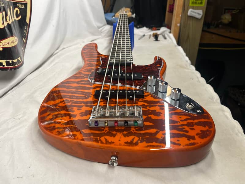 woofy basses Poodle 5 5-String Electric Bass - Image 18
