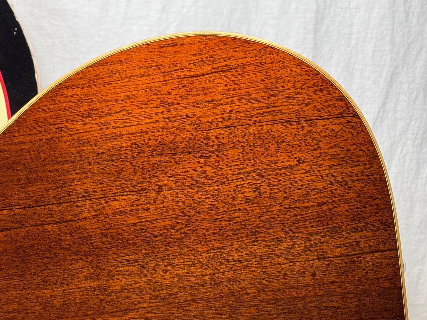 Larrivee 05 Select Series OMV-05 omv05 Single Cutaway Acoustic Guitar with Case -- *Split in Top / Cracks*