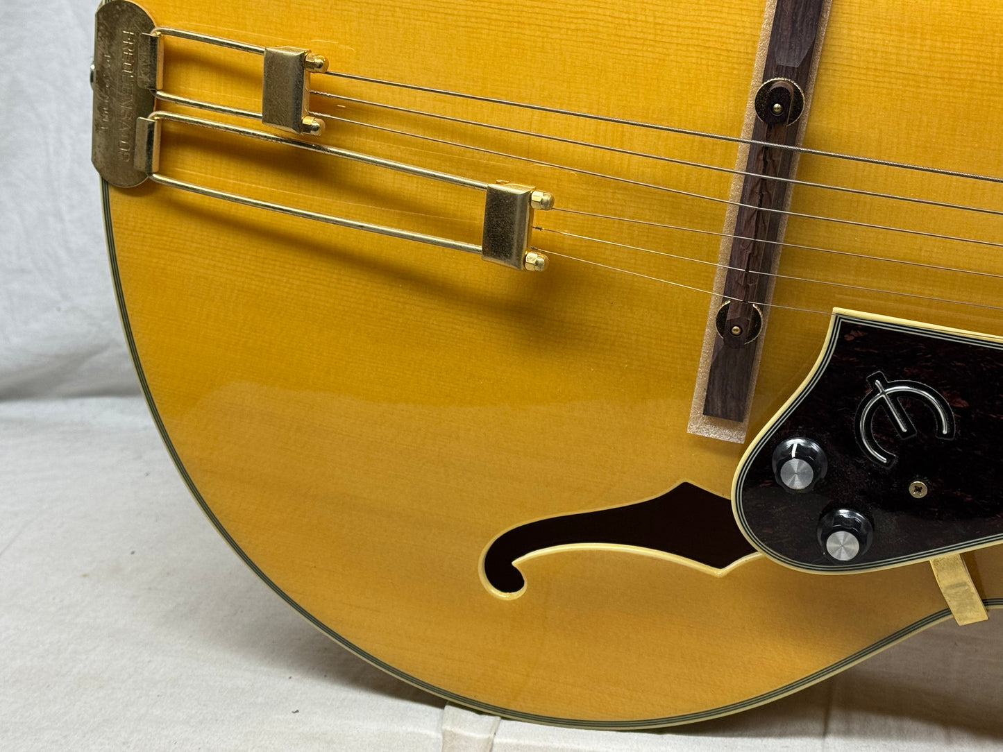 Epiphone Emperor Regent Archtop Hollowbody Guitar 2011