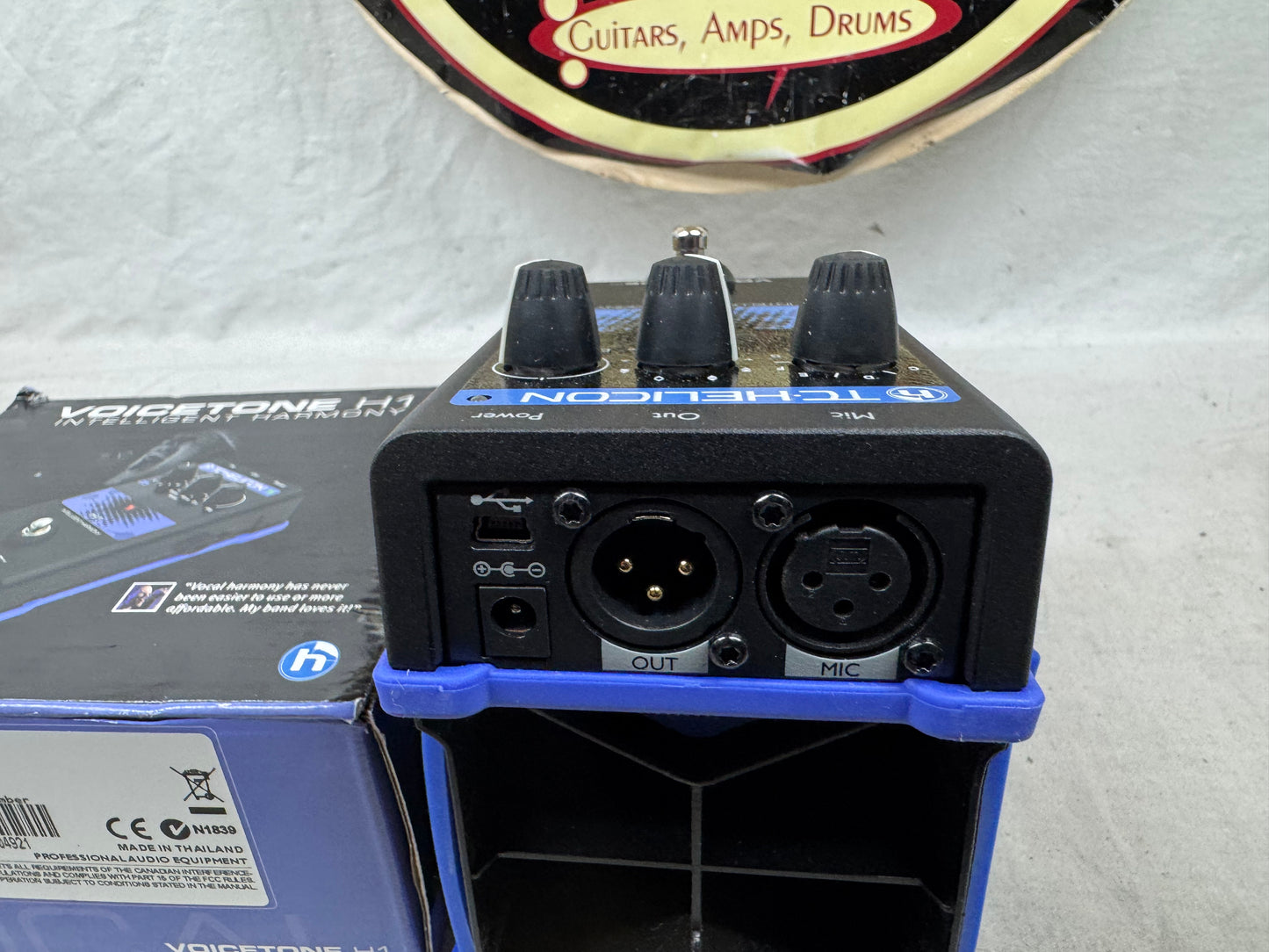 TC Helicon VoiceTone H1 Intelligent Harmony Pedal with Power Supply + Box