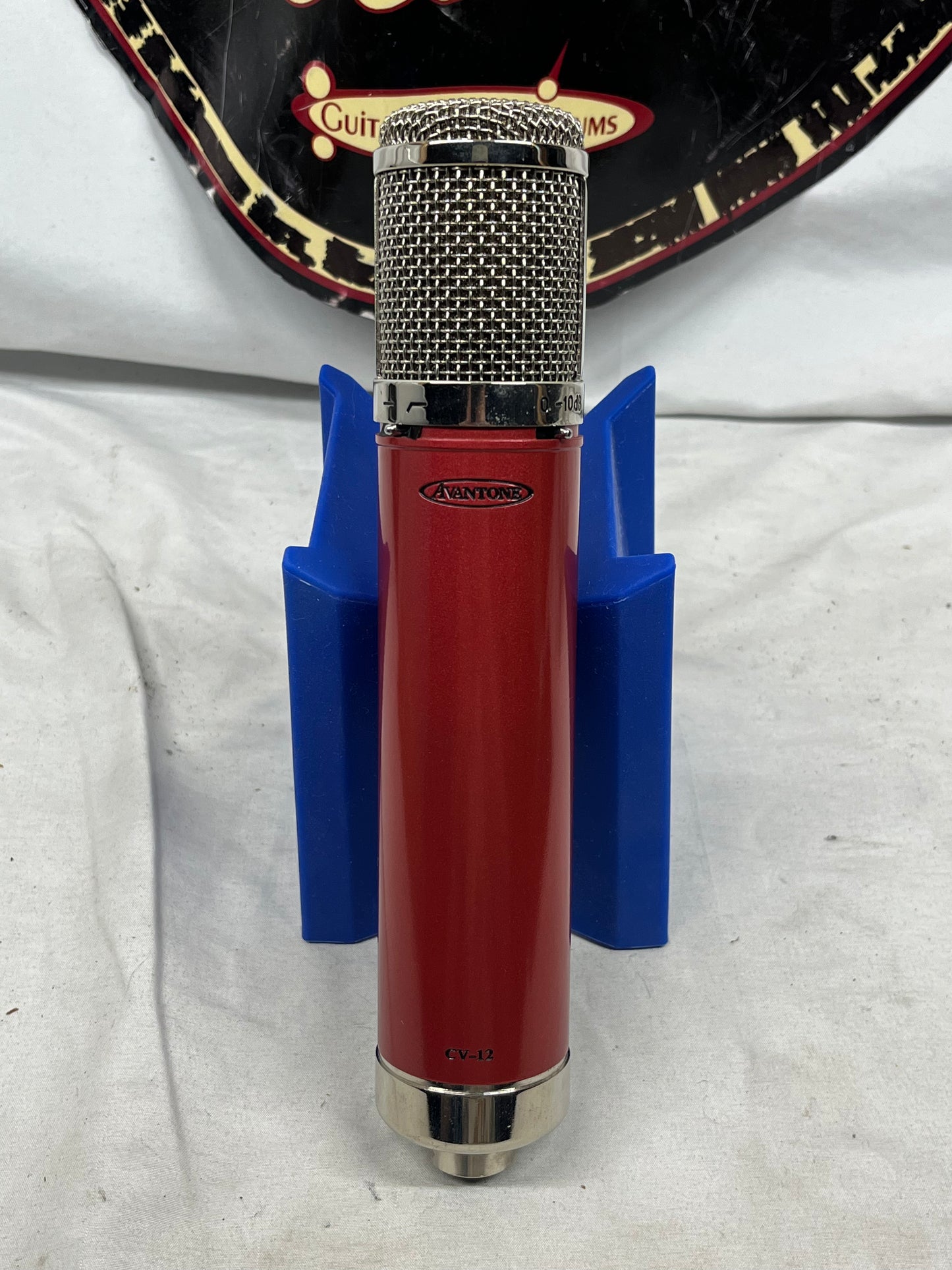 Avantone Pro CV-12 Large Diaphragm Multipattern Tube Condenser Microphone with Case and Shock Mount - *7-Pin Cable is not Included
