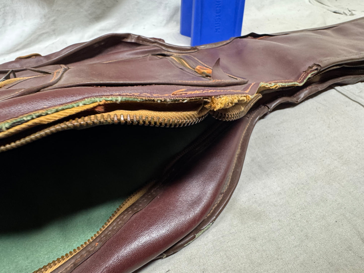 Artistic Products Company (Victoria) Vintage Plasti-Leather (Leather/Vinyl) Gig Bag 1950s - Brown