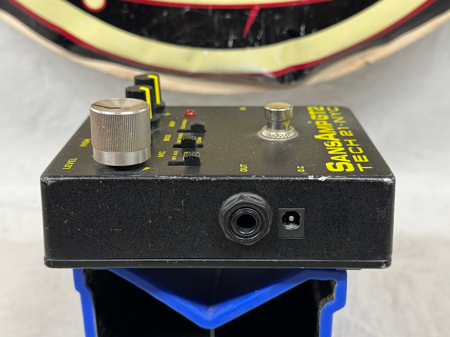 Tech 21 SansAmp GT2 gt 2 v2 Guitar Tube Amp / Cab Emulator / Preamp / Overdrive / Boost Pedal - 1 replaced knob
