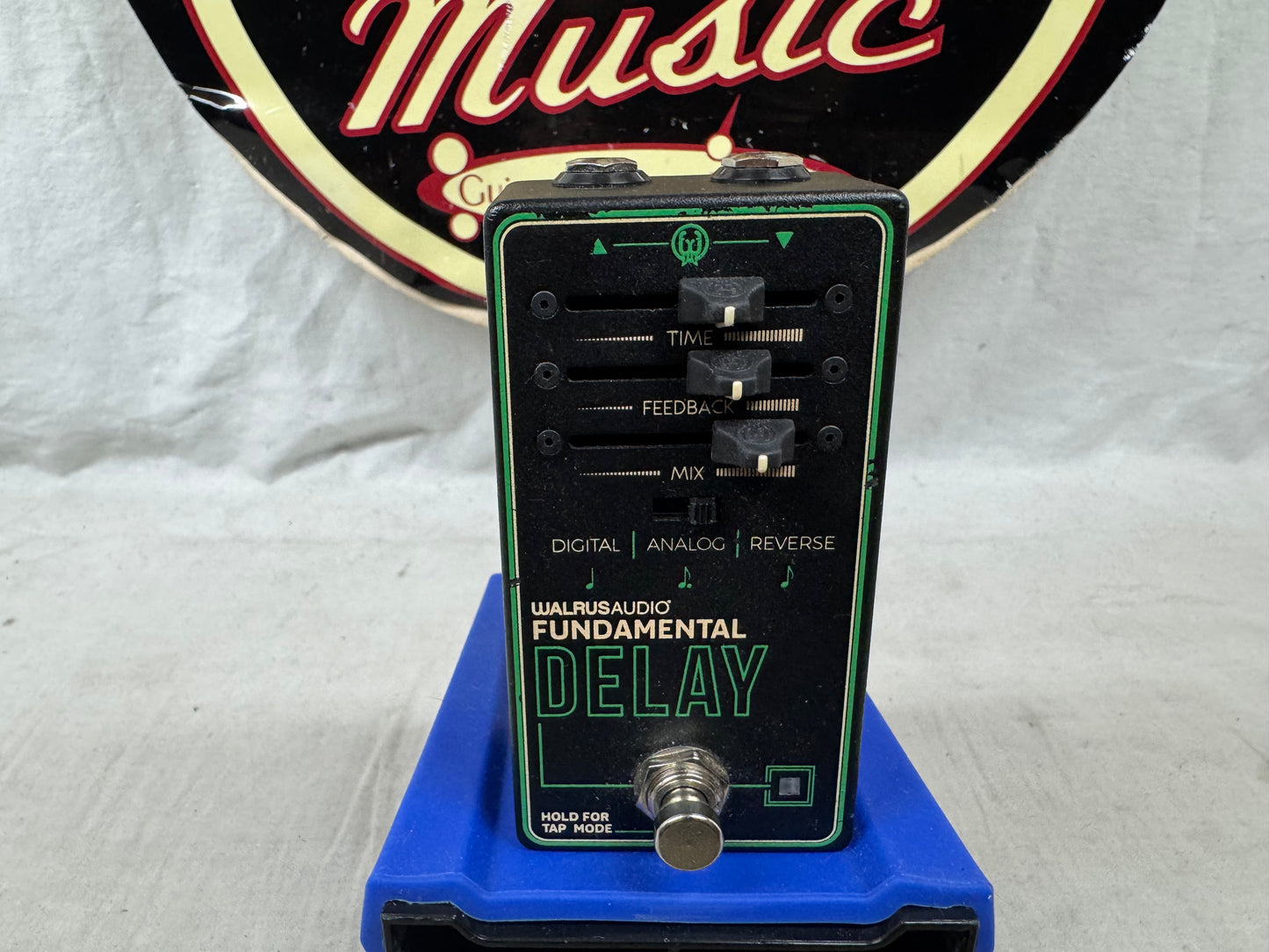Walrus Audio Fundamental Delay Pedal