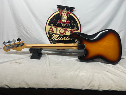 Fender Standard Fretless 4-String Electric Jazz Bass - Brown Sunburst