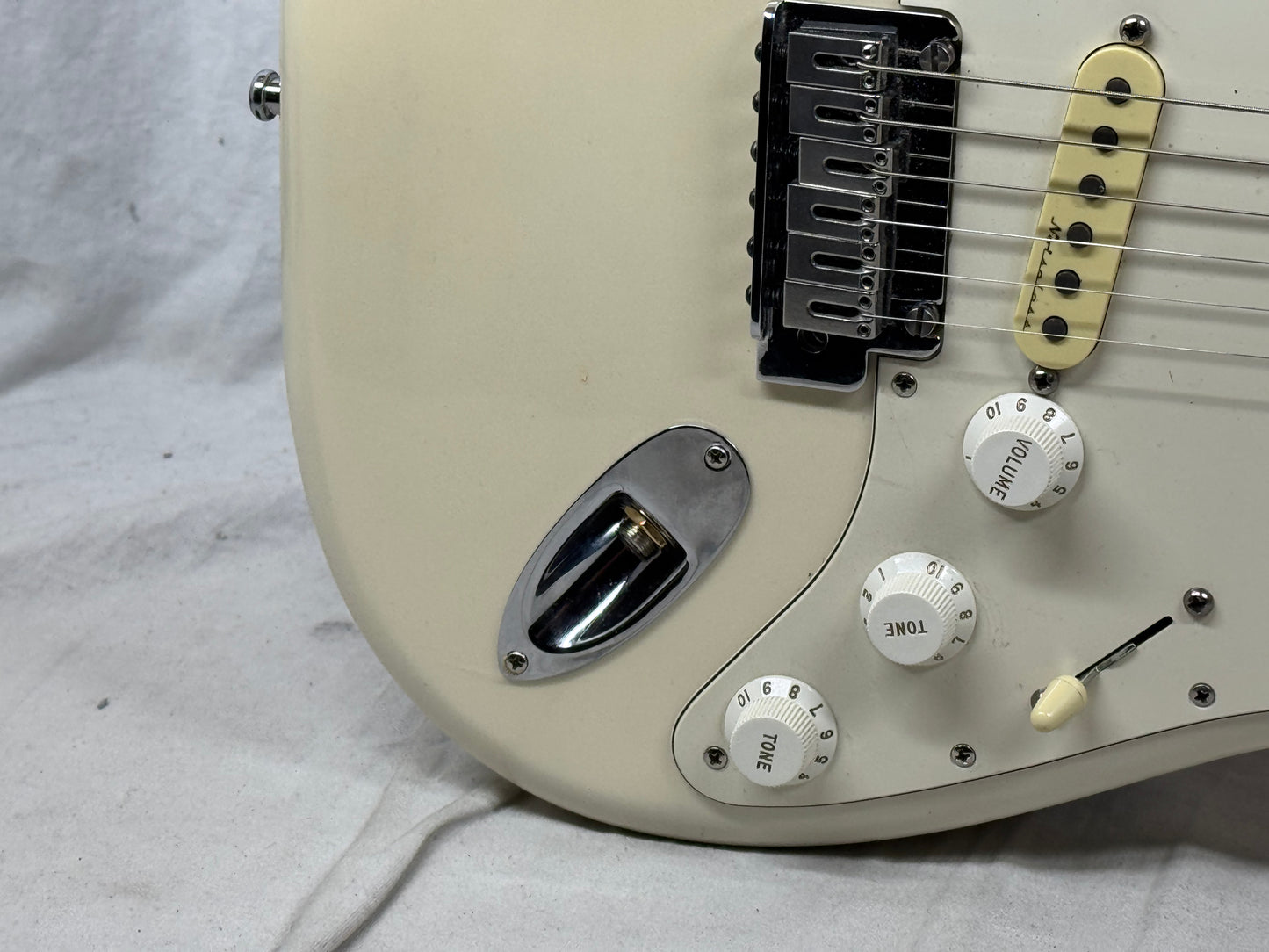 Fender Player Plus Stratocaster Guitar 2022 - Olympic Pearl / Maple neck