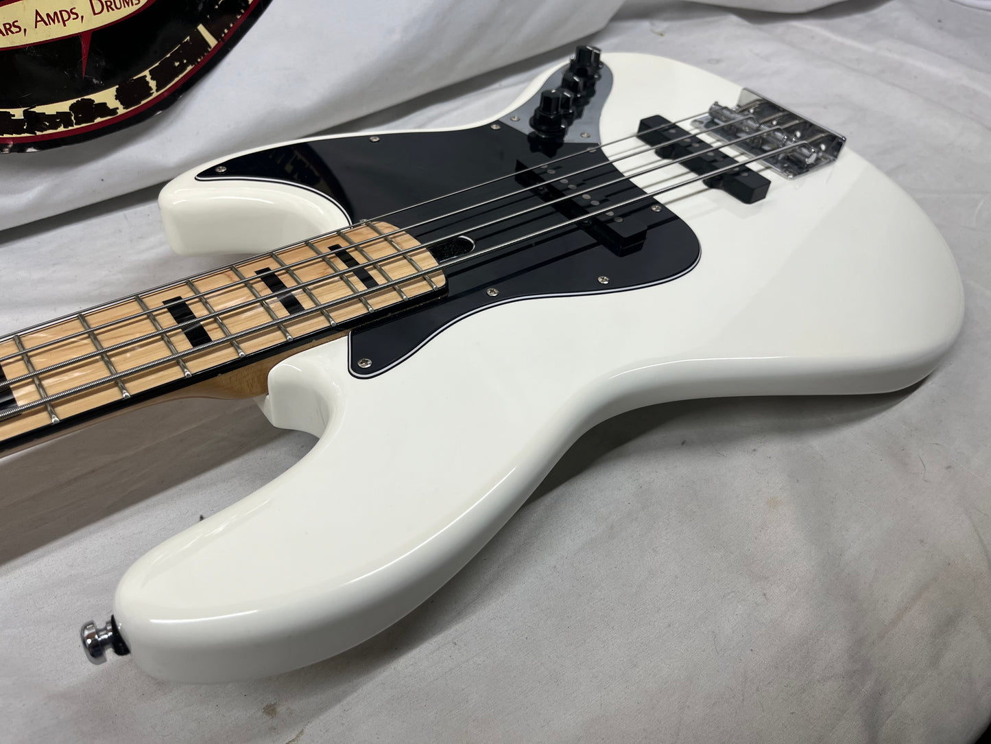 Sire Marcus Miller V7 4- String J-Style Electric Bass
