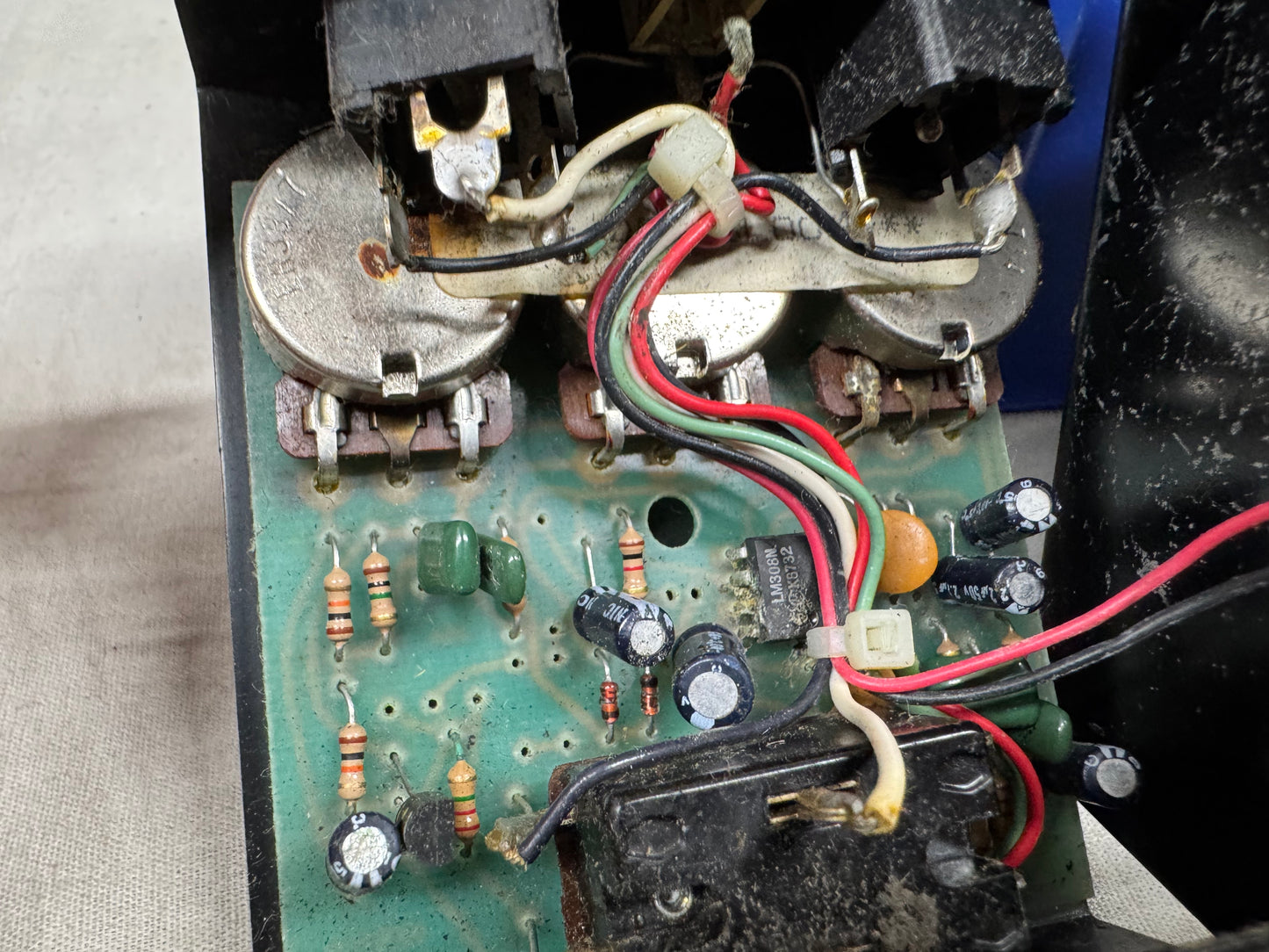 ProCo Rat v3-C version 3-C "No Brackets" Distortion Pedal with LM308 pot codes date to 1987 - *missing rubber feet