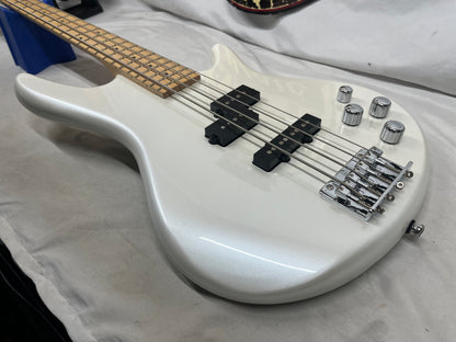 Ibanez Soundgear Gio GSR200M 4-String Electric Bass