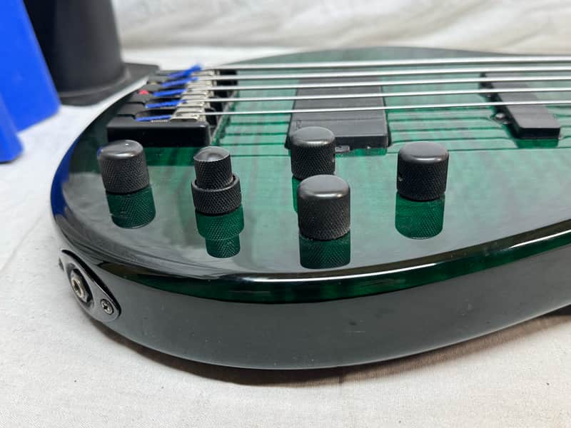 Peavey Millennium 5-string Bass - Image 15