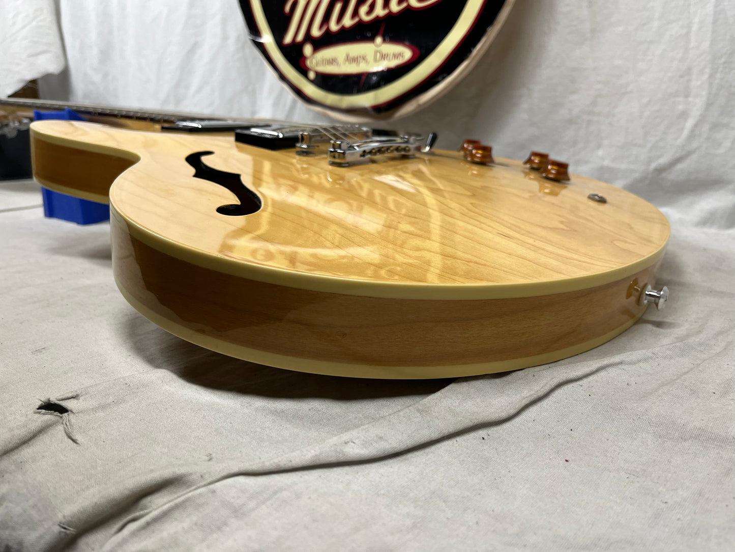 Epiphone Dot Semi-Hollow Body Electric Guitar