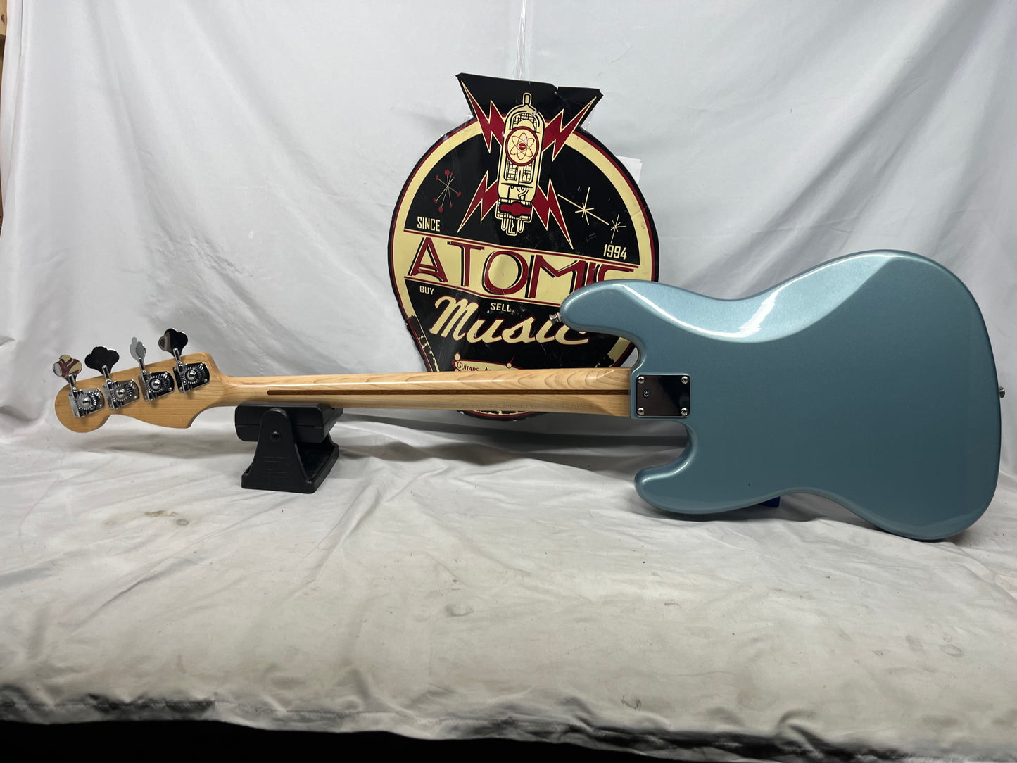 Fender Standard Fretless 4-String Electric Jazz Bass - Blue Agave