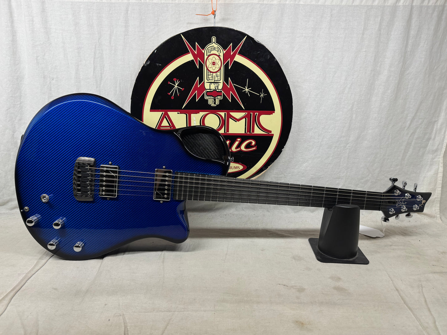 Emerald Guitars Virtuo Carbon Fiber Acoustic-Electric Guitar with Case