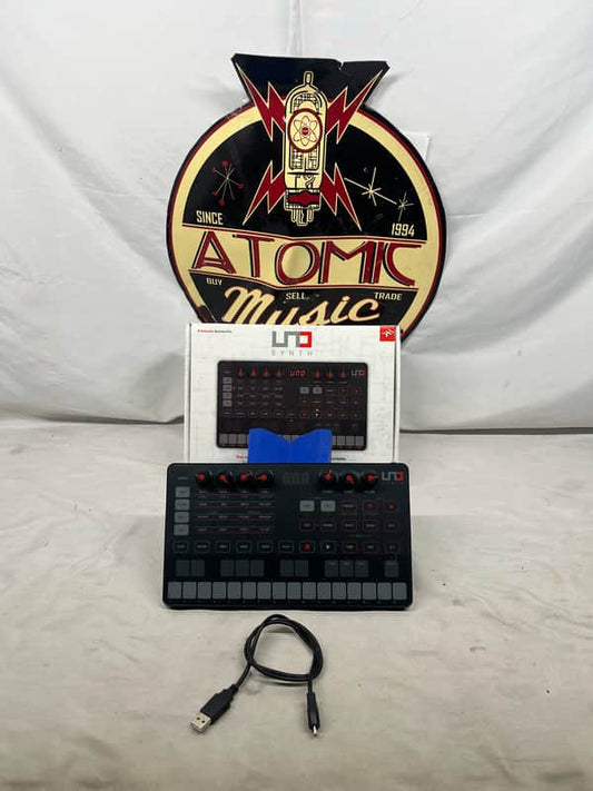 IK Multimedia UNO Analog Synthesizer